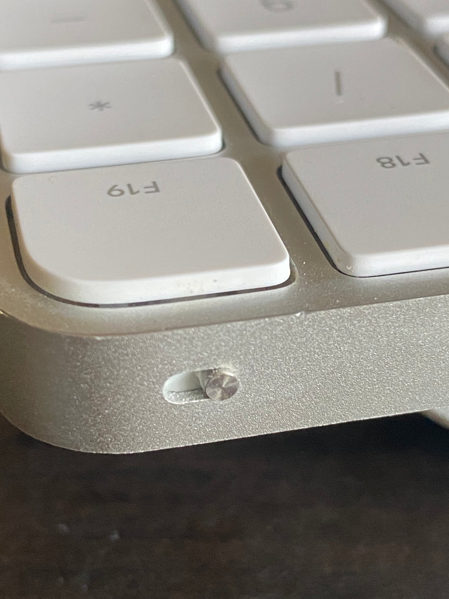 【當日出貨】|A2520 Apple 白色巧控鍵盤with Touch ID含數字鍵|九成新以上 |註冊保固90天