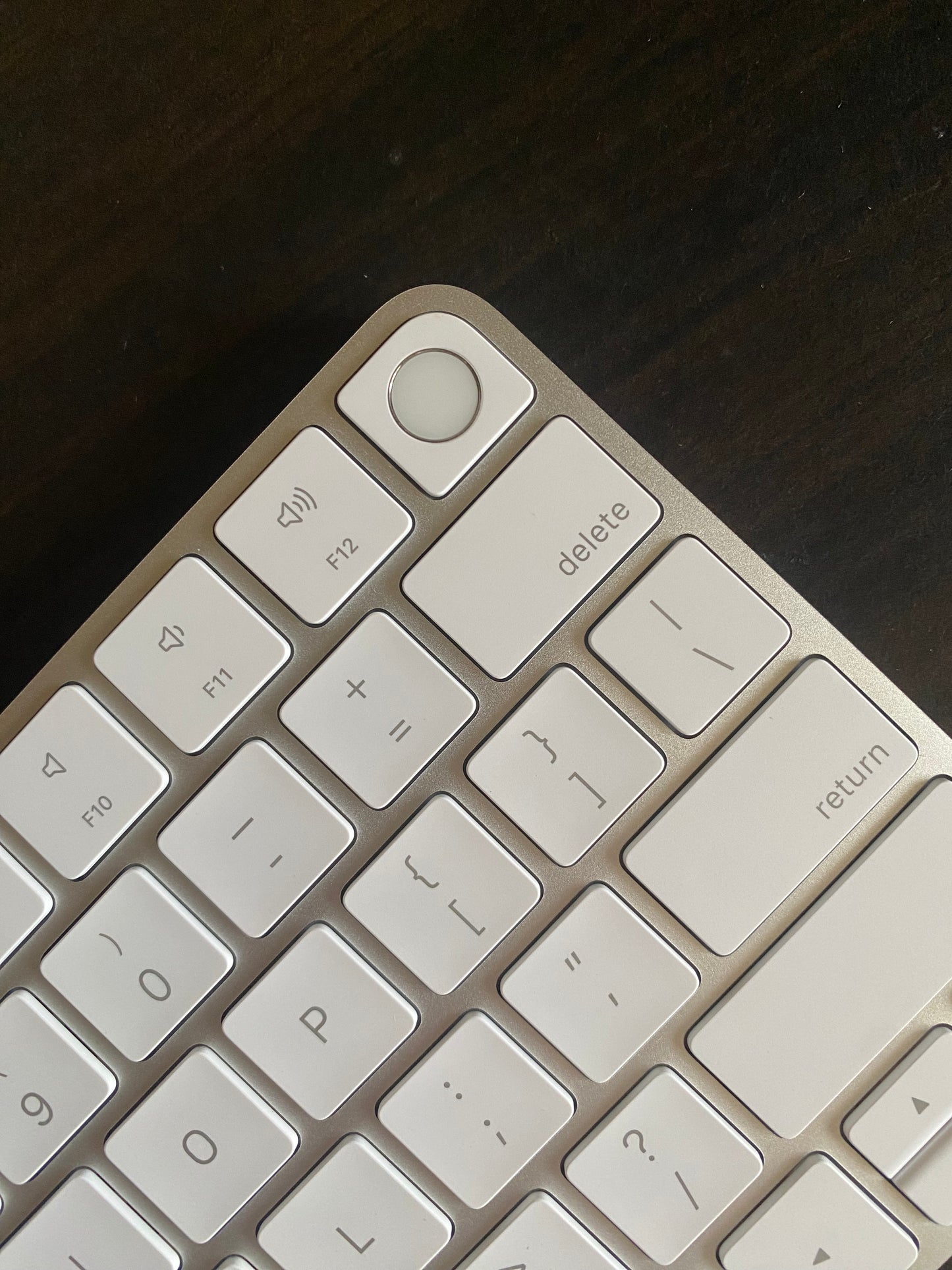 【當日出貨】|A3118 USB-C 最新版 Apple 白色巧控鍵盤with Touch ID|九成新以上 |註冊保固90天