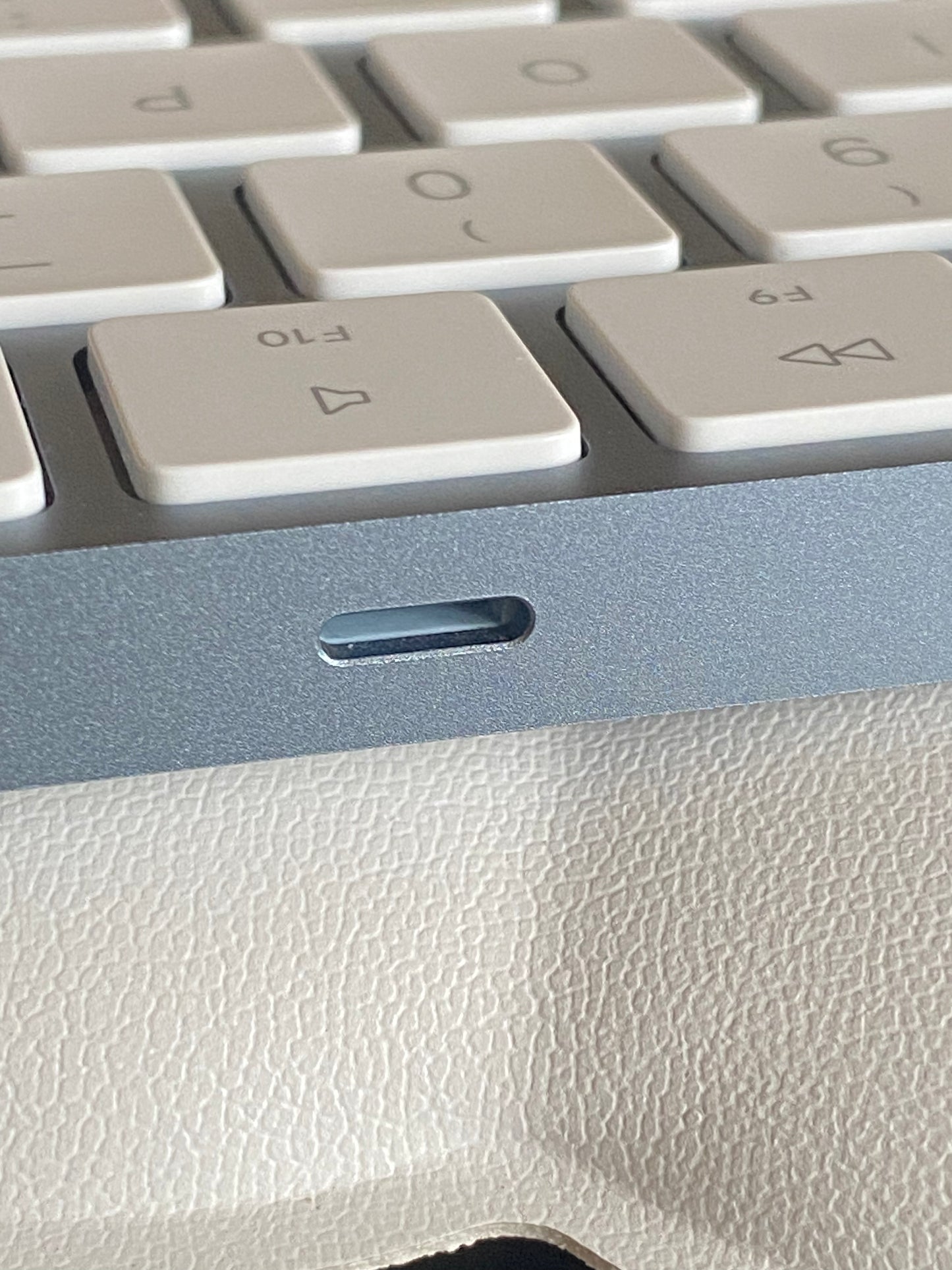 【當日出貨】｜A2520 Apple 超稀有水藍色巧控鍵盤with Touch ID｜九成新以上 ｜註冊保固90天