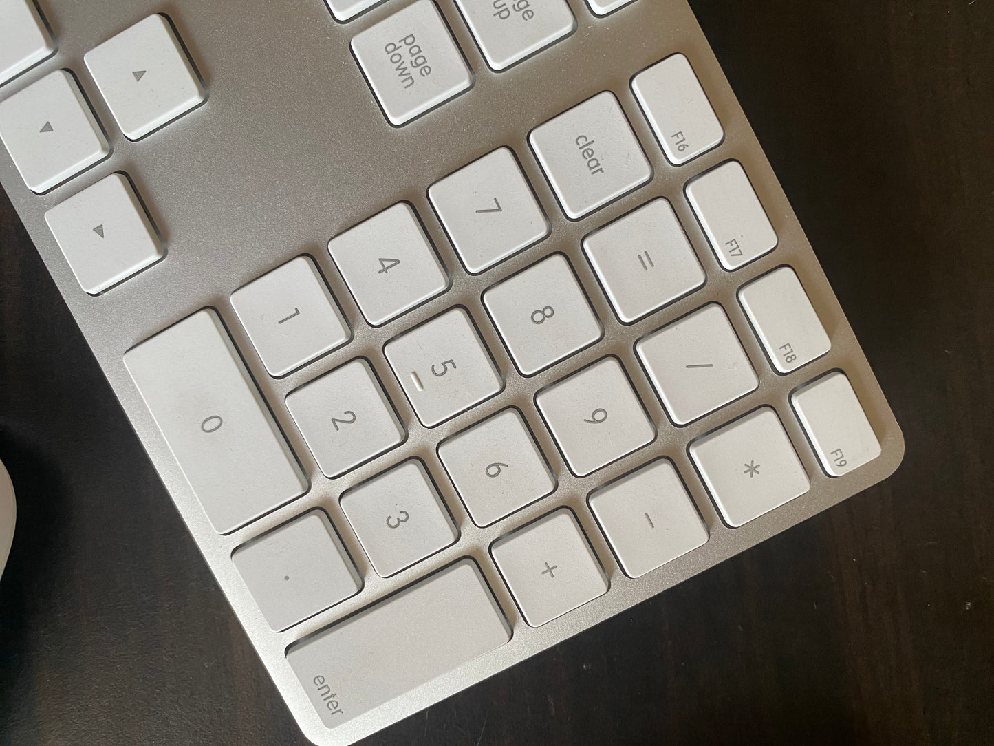 【當日出貨】｜A1243 Apple原廠USB可收藏盒裝有線鍵盤｜機況很好 ｜註冊保固90天