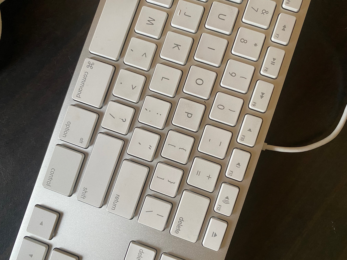 【當日出貨】｜A1243 Apple原廠USB可收藏盒裝有線鍵盤｜機況很好 ｜註冊保固90天