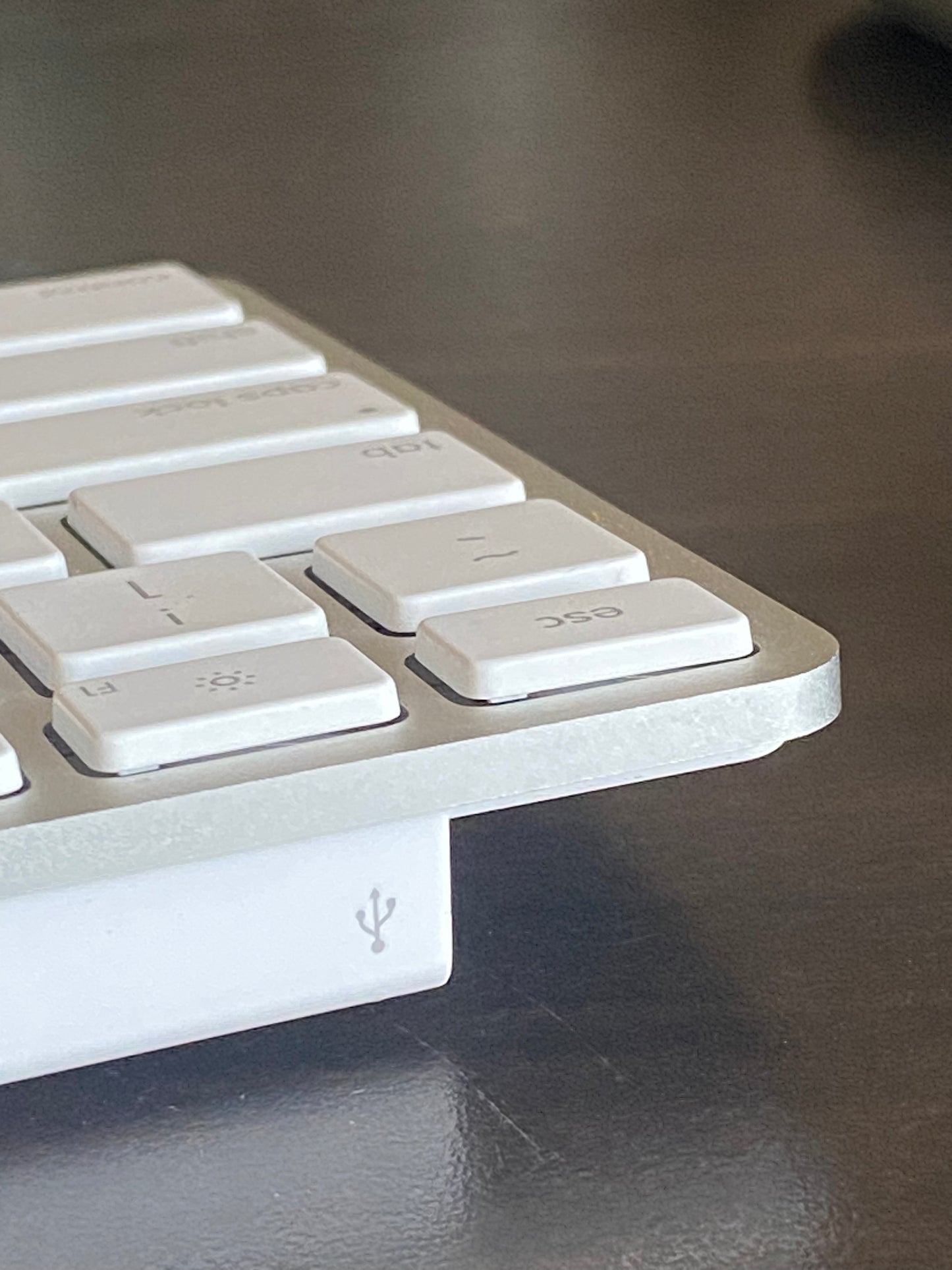 【當日出貨】｜A1243 Apple原廠USB可收藏盒裝有線鍵盤｜機況很好 ｜註冊保固90天